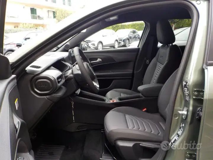 Jeep Avenger photo 4
