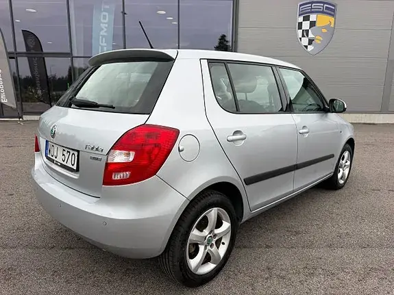 Skoda Fabia 2013 photo 2