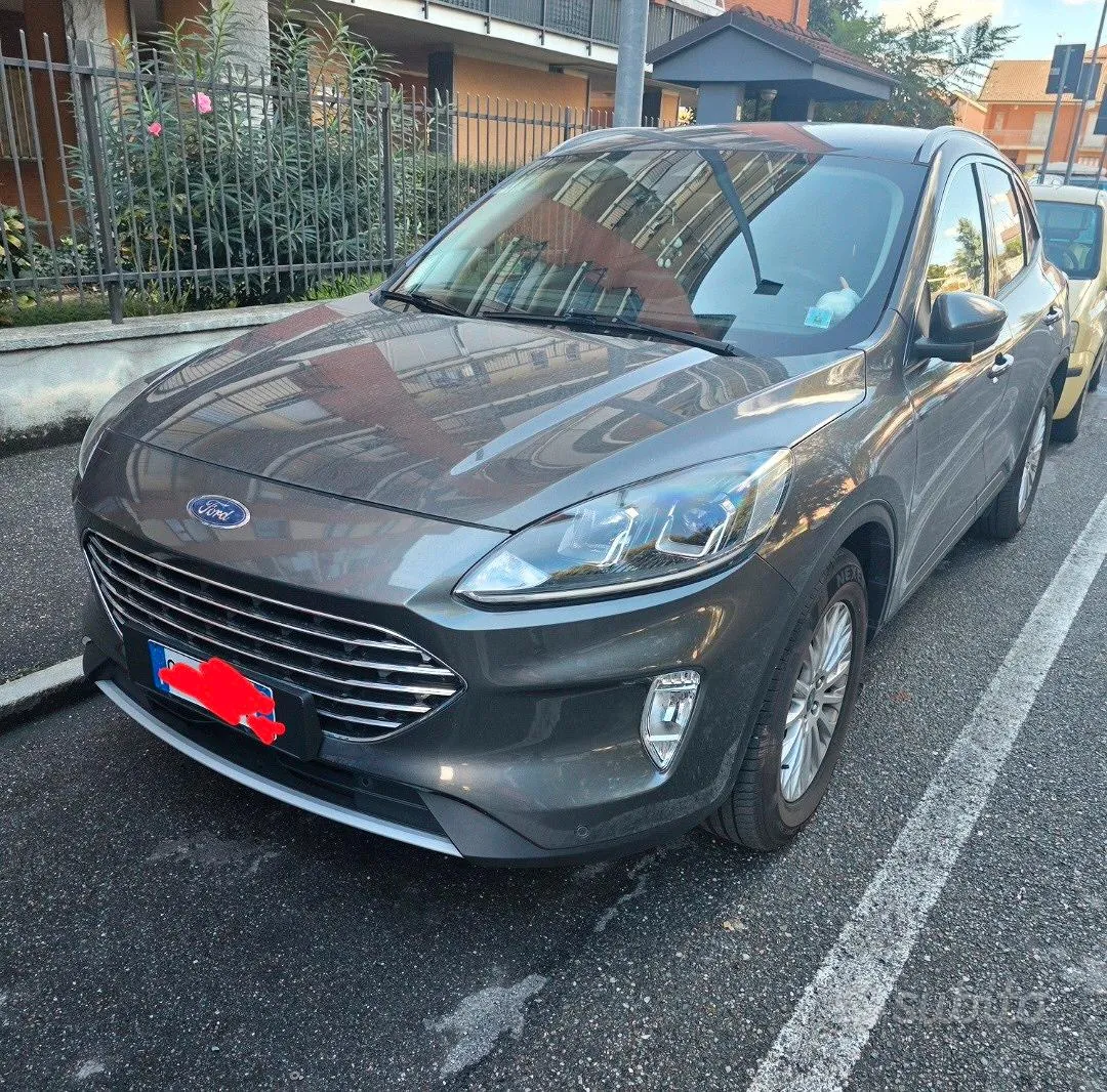 Ford Kuga 2022 photo 2