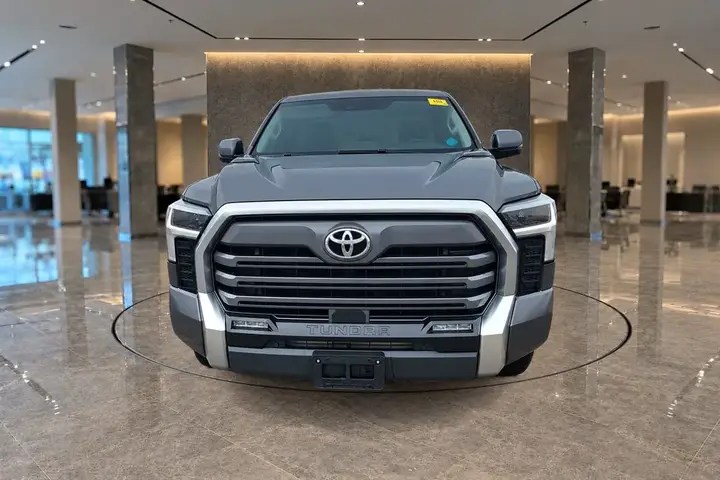 Toyota Tundra 2023 photo 2