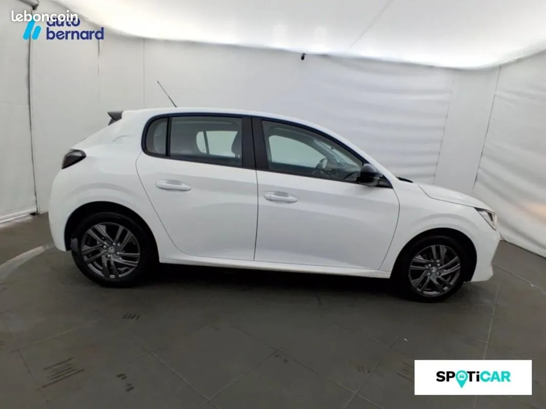 Peugeot 208 2022 photo 4