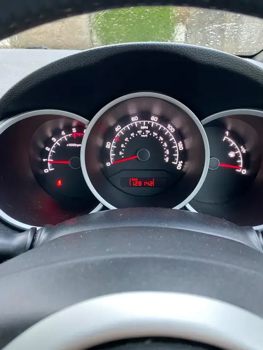 Kia Venga 2013 photo 4