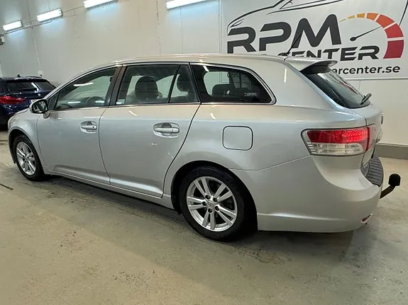 Toyota Avensis 2010 photo 5