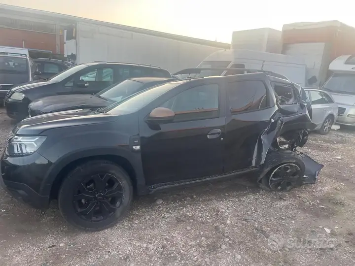 Dacia Duster 2023 photo 2