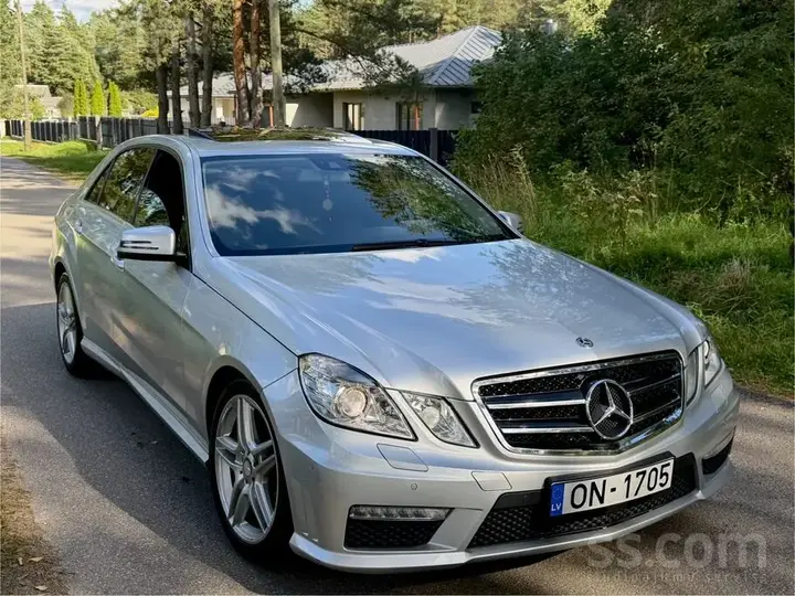 Mercedes-Benz E200 2009 photo 3