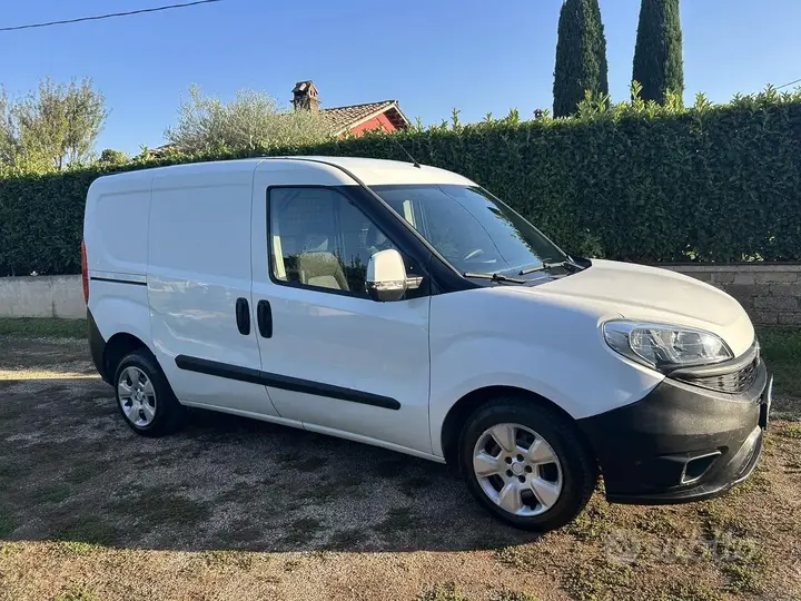 Fiat Doblò 2015 photo 2