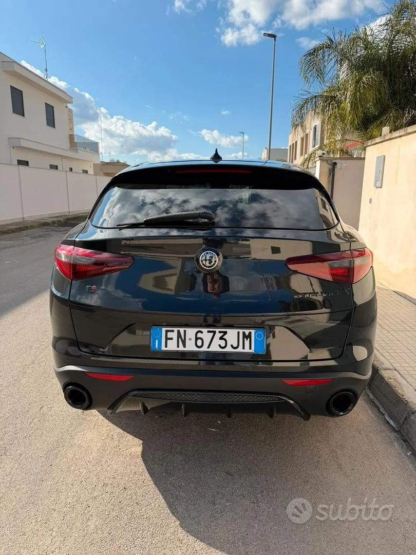 Alfa Romeo Stelvio 2017 photo 2