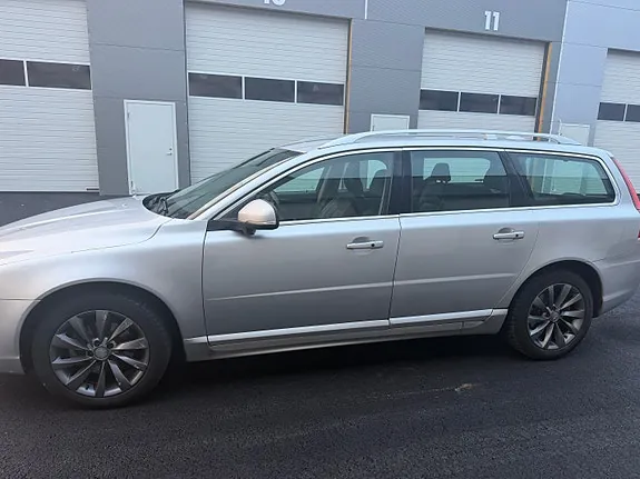 Volvo V70 2016 photo 2