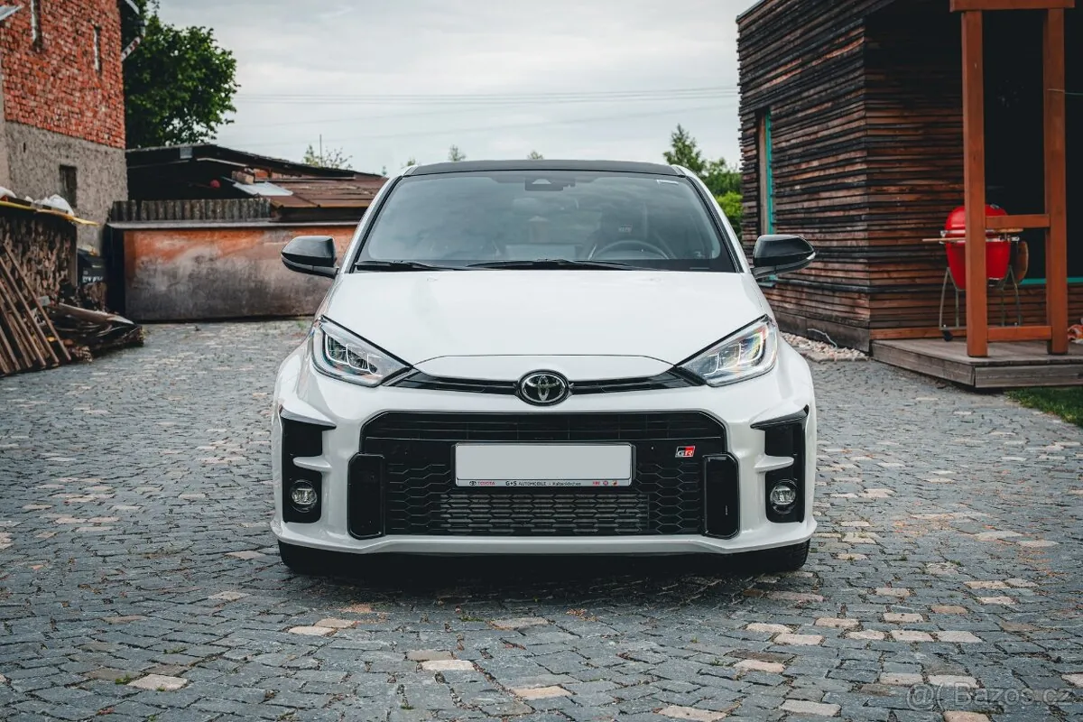 Toyota Yaris 2021 photo 2