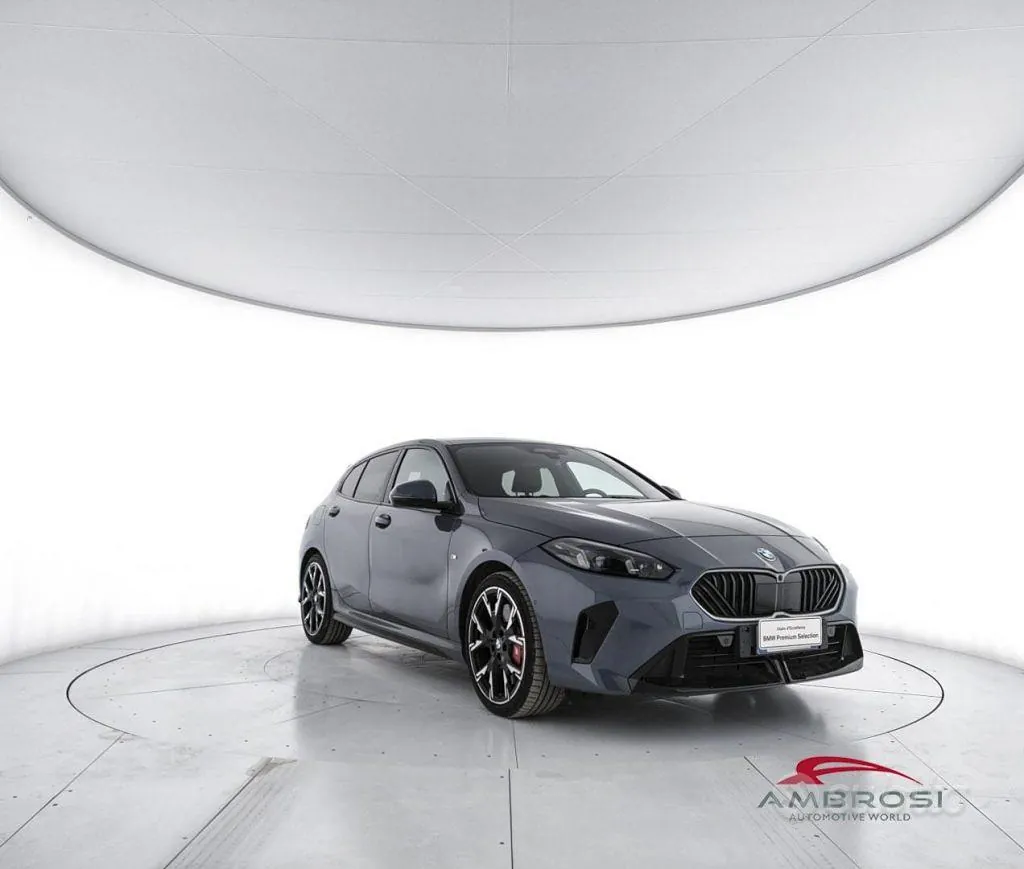 BMW 118 2025 photo 2