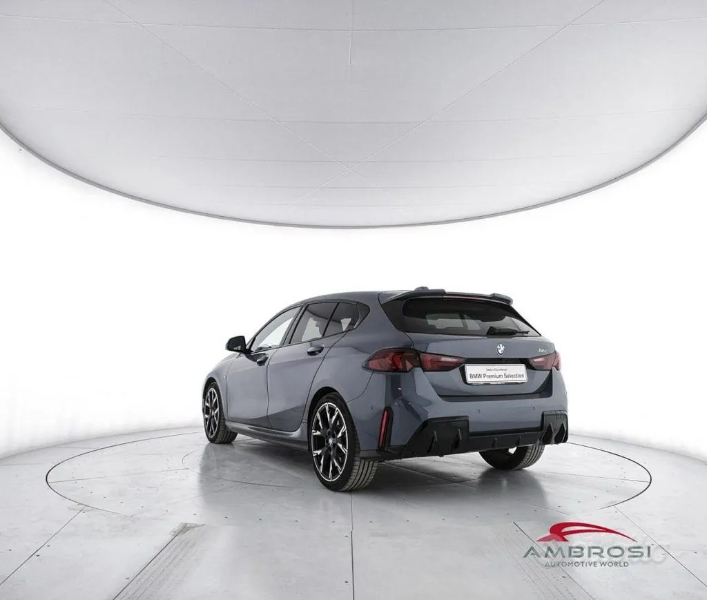 BMW 118 2025 photo 4