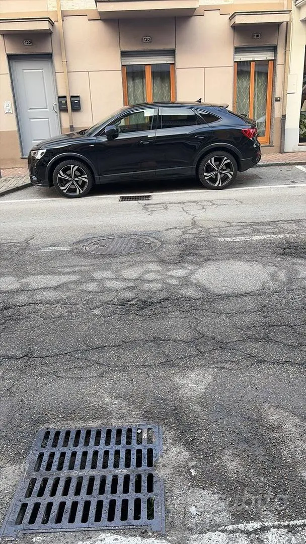 Audi Q3 2022 photo 2