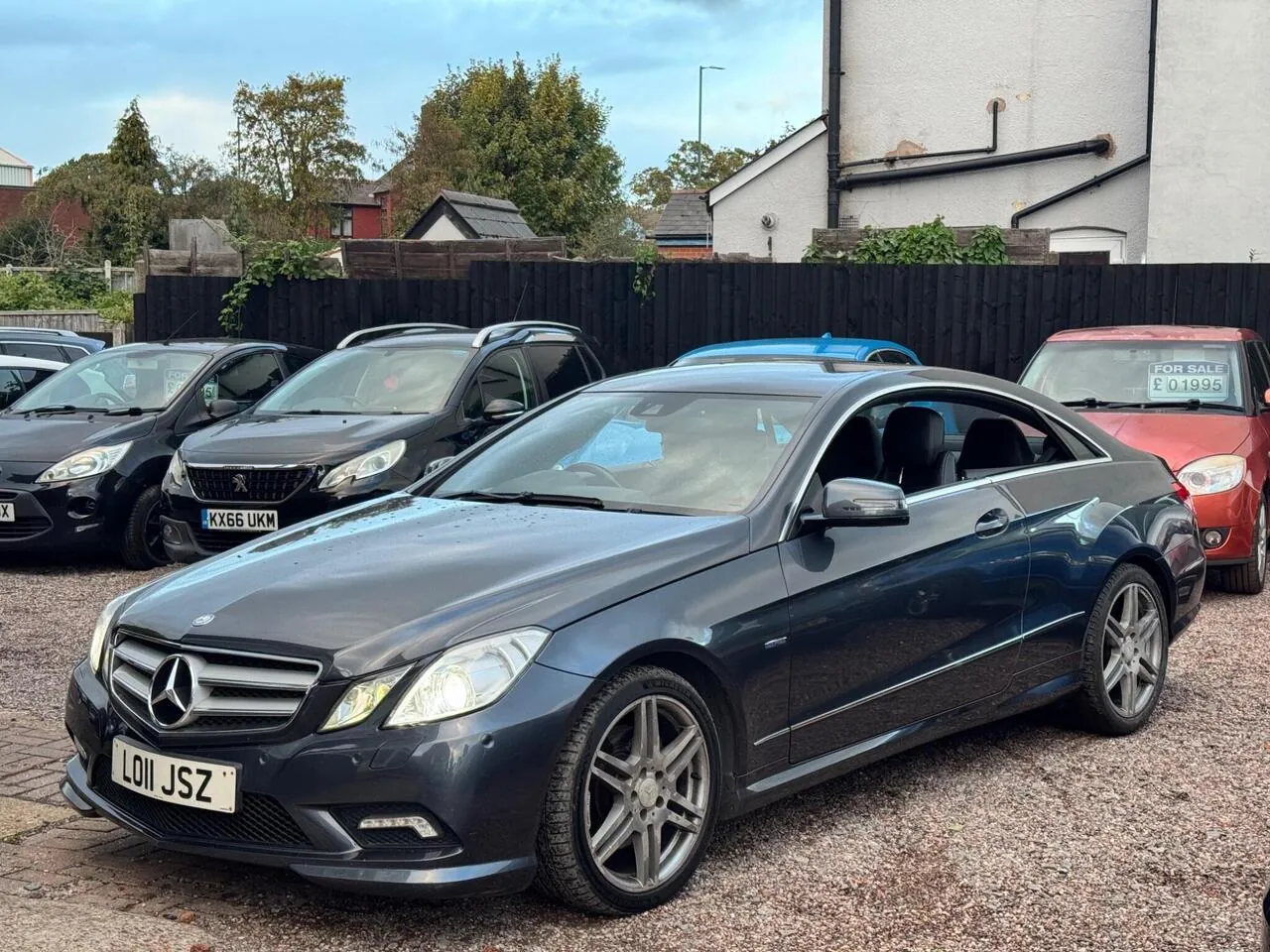 Mercedes-Benz E-Class 2011 photo 4