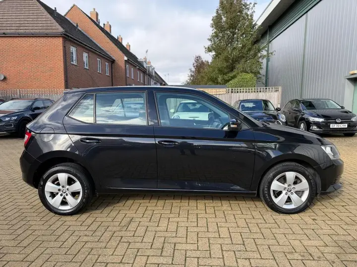Skoda Fabia 2017 photo 2