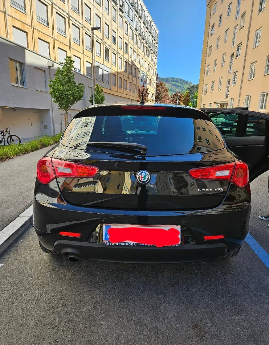 Alfa Romeo Giulietta 2017 photo 2