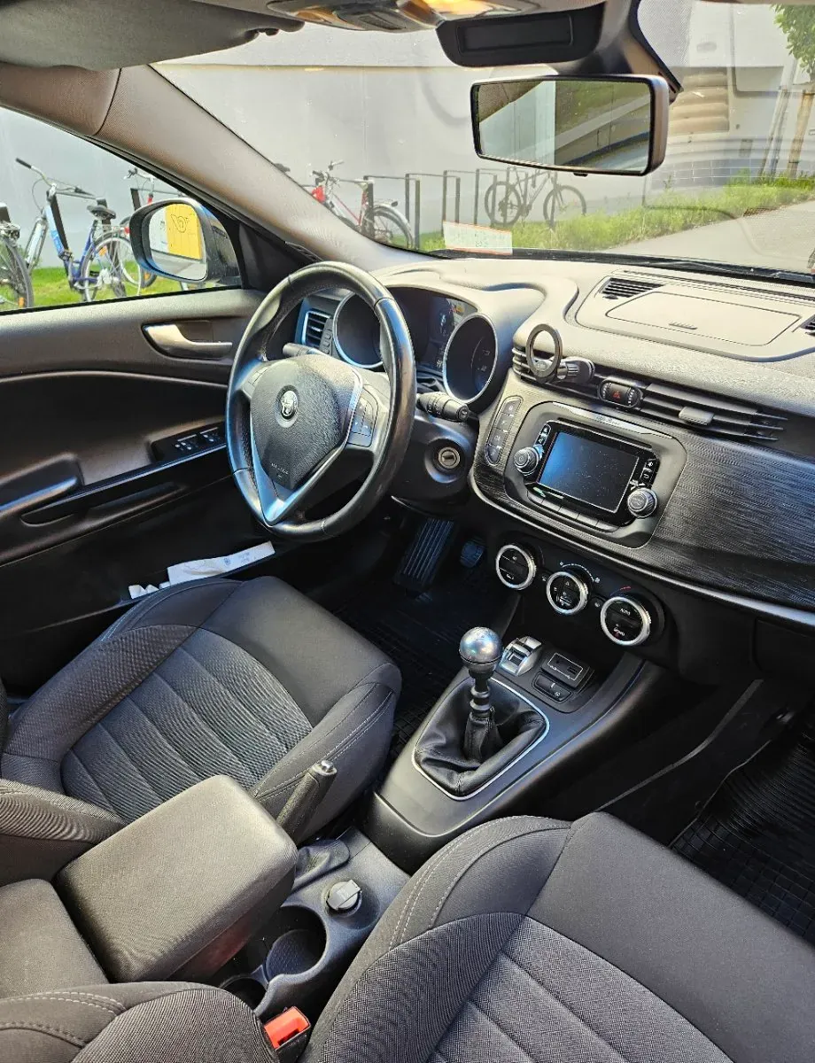 Alfa Romeo Giulietta 2017 photo 3