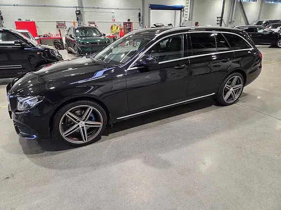 Mercedes-Benz E 220 D