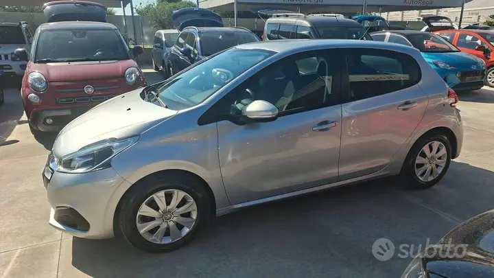Peugeot 208 2016 photo 5