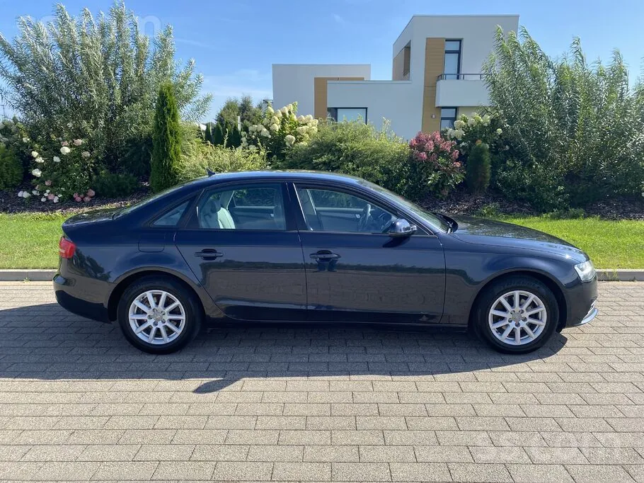 Audi A4 2012 photo 5