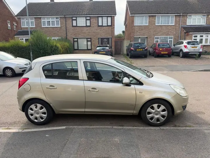 Vauxhall Corsa 2009 photo 2