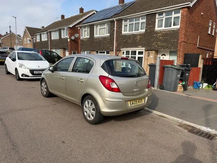 Vauxhall Corsa 2009 photo 5