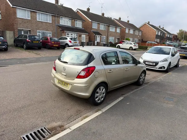 Vauxhall Corsa 2009 photo 3