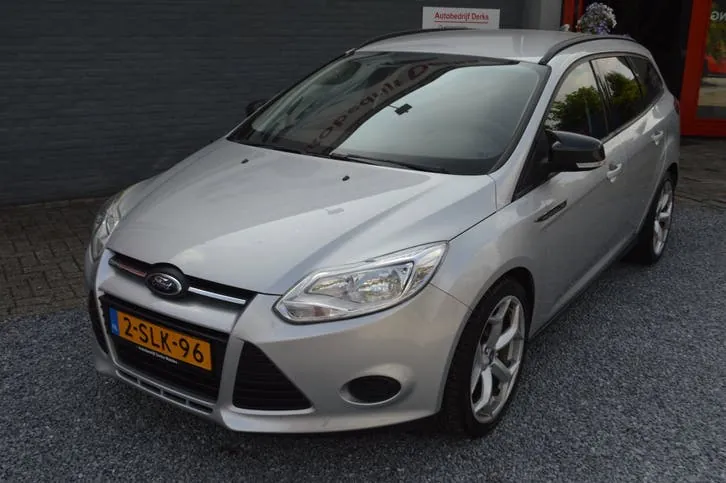 Ford Focus 2013 photo 2