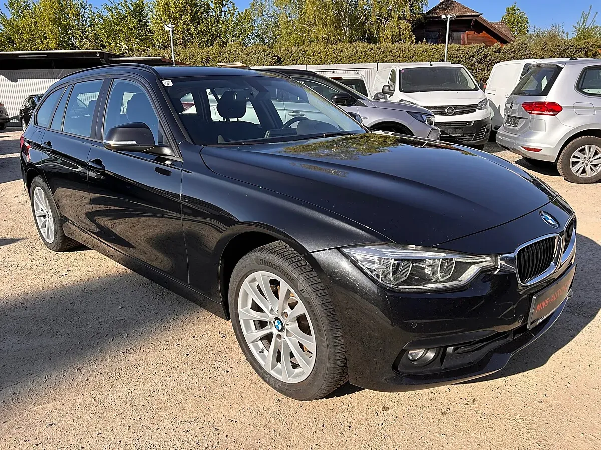BMW 3 Series 2018 photo 3