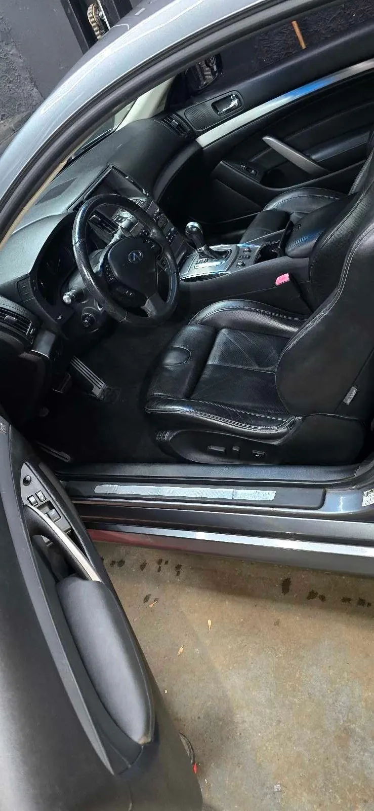 Infiniti G37X 2011 photo 5