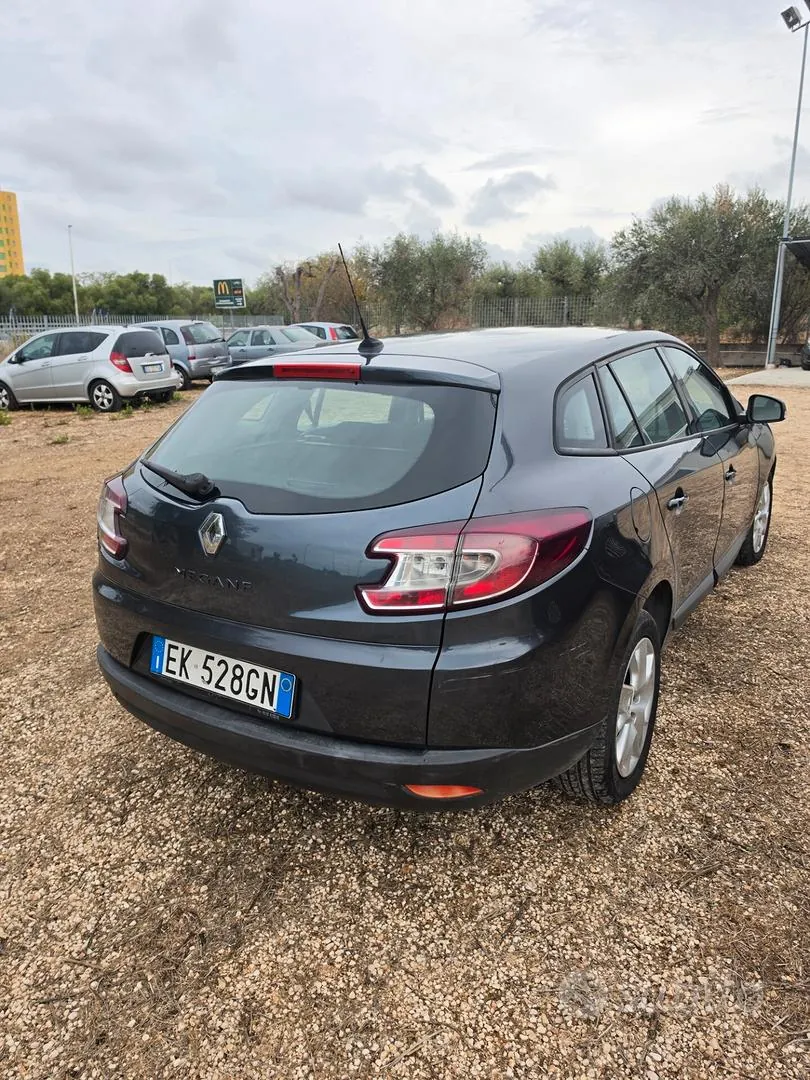 Renault Megane 2011 photo 4