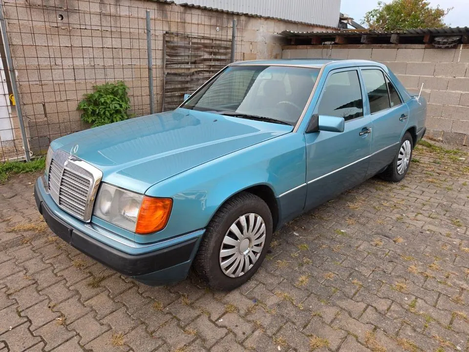 Mercedes-Benz E 200