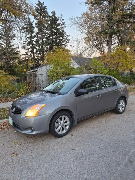 Nissan Sentra 2012 photo 2
