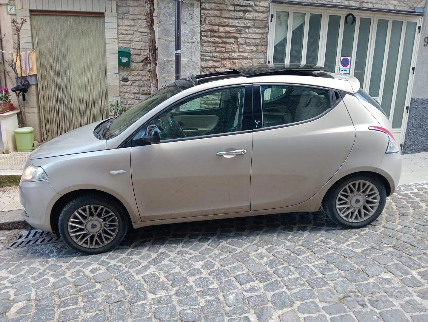 Lancia Ypsilon 2013 photo 3
