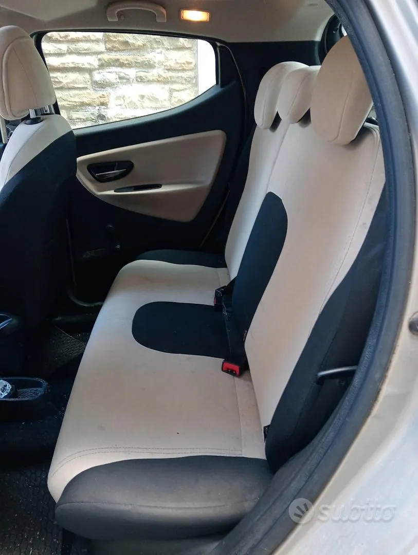 Lancia Ypsilon 2013 photo 5