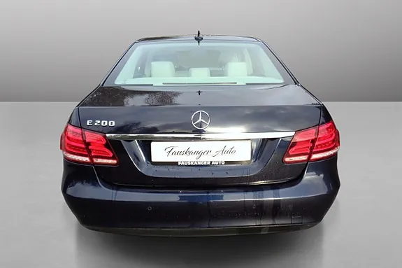Mercedes-Benz E200 2014 photo 4
