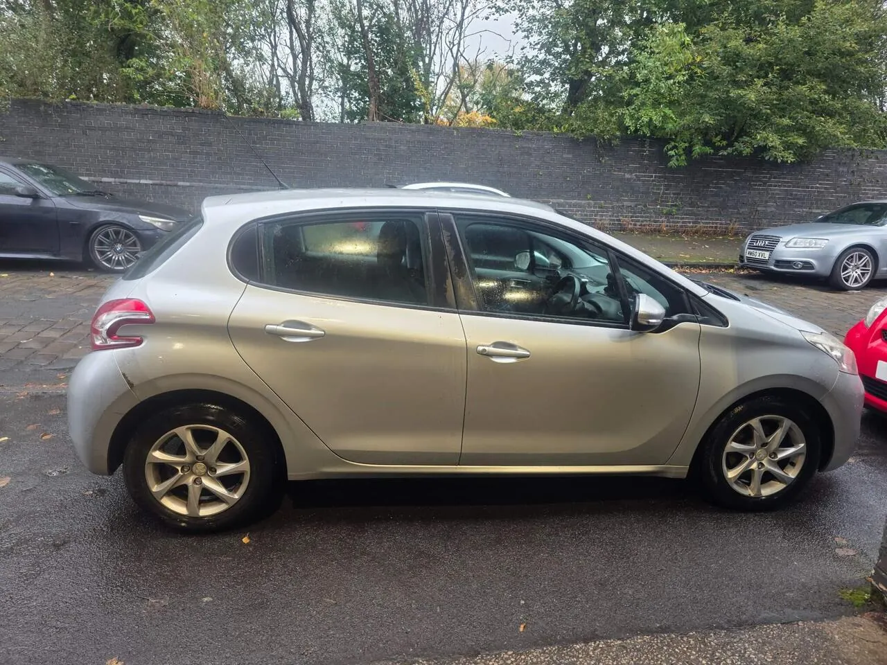 Peugeot 208 2012 photo 3