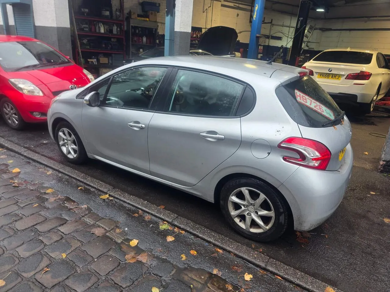 Peugeot 208 2012 photo 2