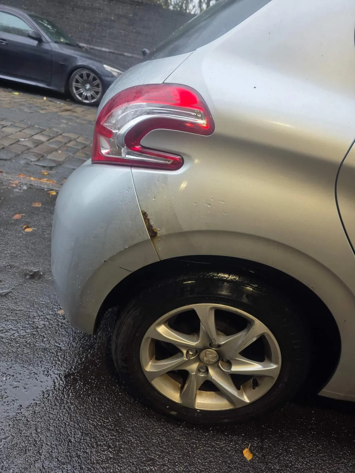 Peugeot 208 2012 photo 4
