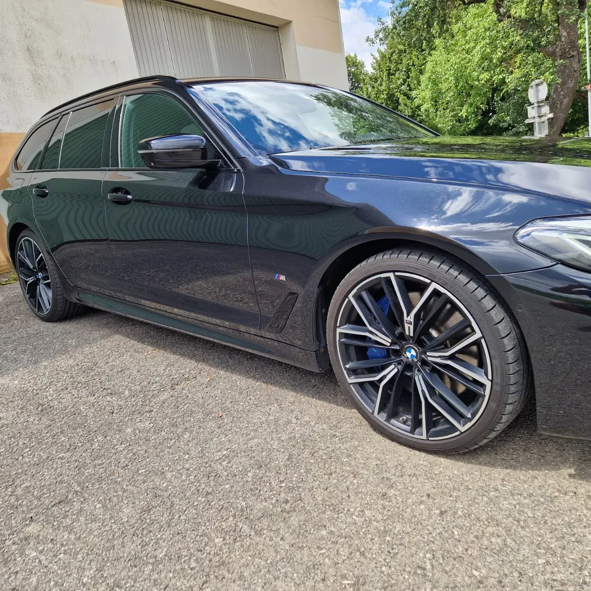 BMW 5 Series 2021 photo 2