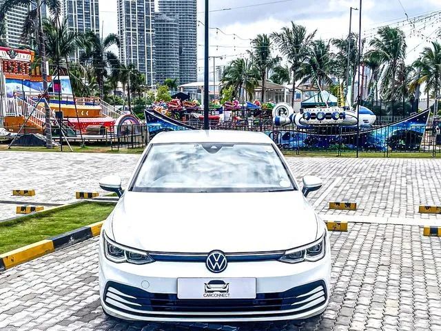 Volkswagen Golf 2023 photo 2