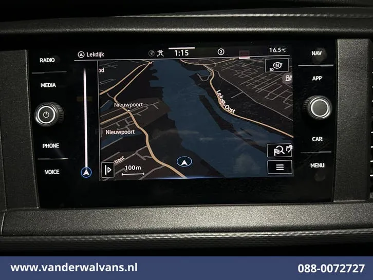 Volkswagen Transporter 2022 photo 2
