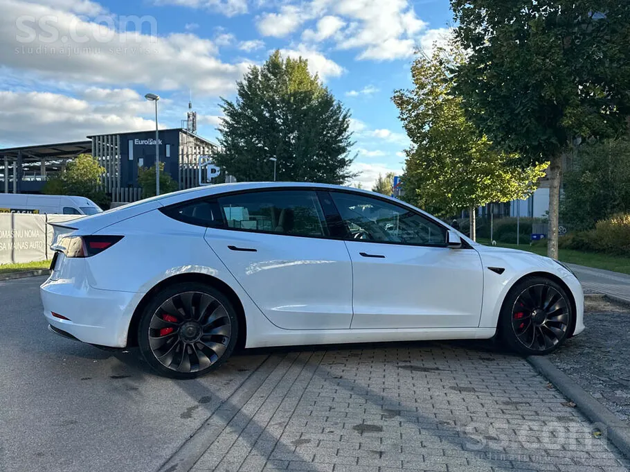Tesla Model 3 2021 photo 4