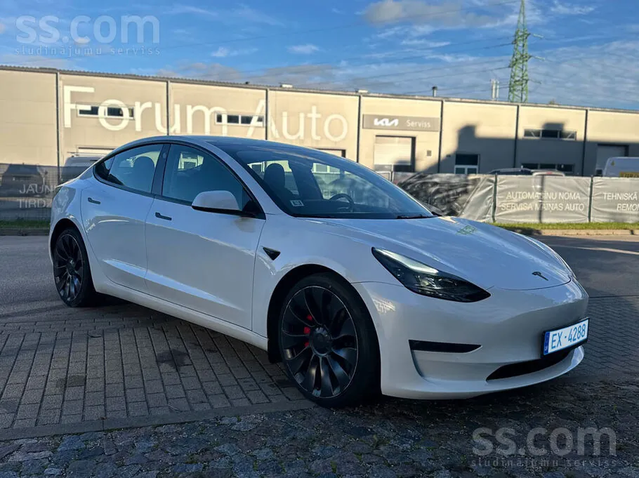 Tesla Model 3 2021 photo 3