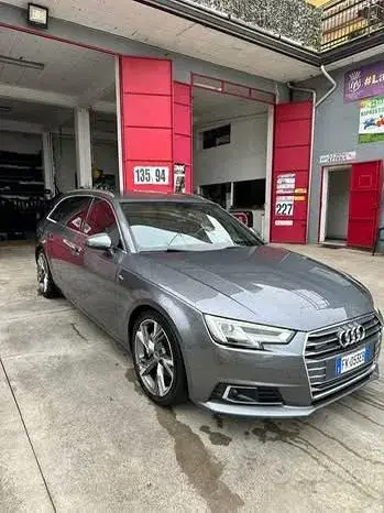 Audi A4 2017 photo 2