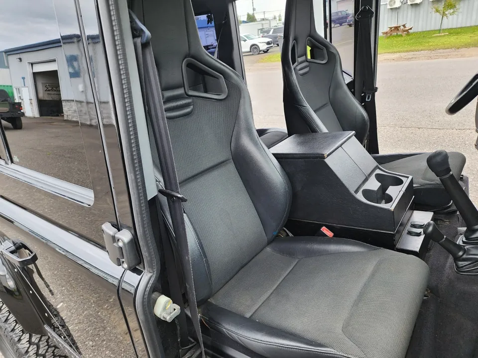 Land Rover Defender 110 2009 photo 3