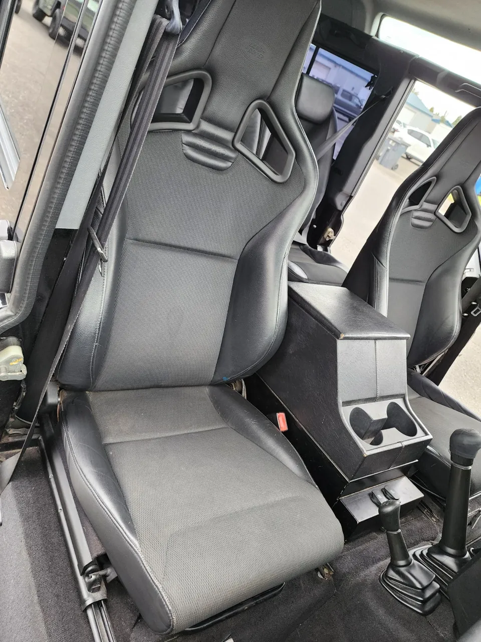 Land Rover Defender 110 2009 photo 4