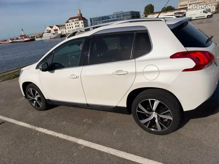 Peugeot 2008 2013 photo 2