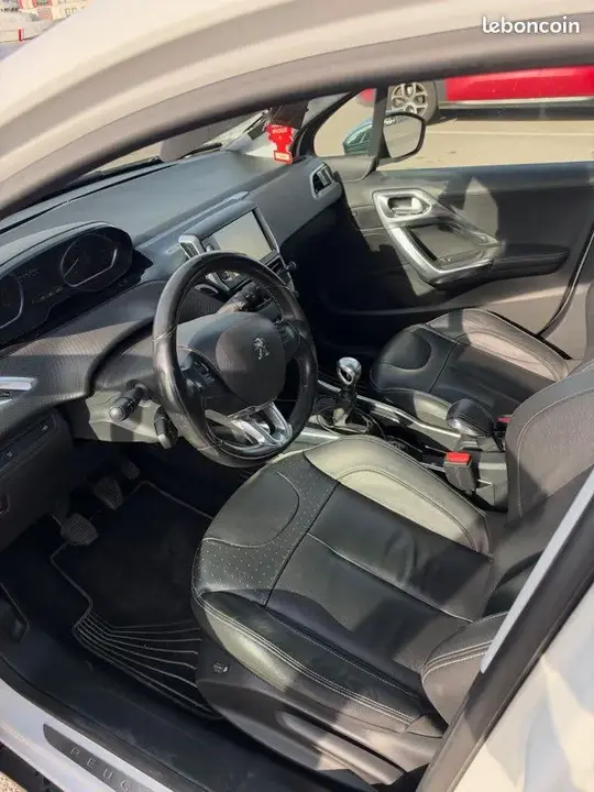 Peugeot 2008 2013 photo 3
