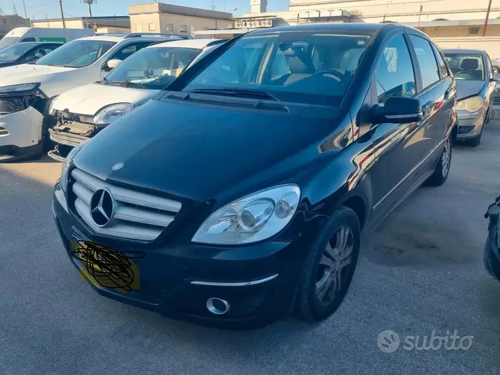 Mercedes-Benz B200