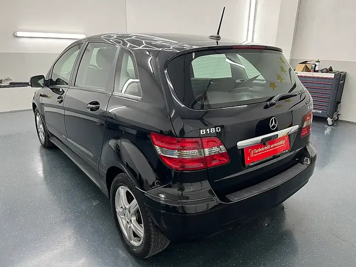 Mercedes-Benz B-Class 2010 photo 3